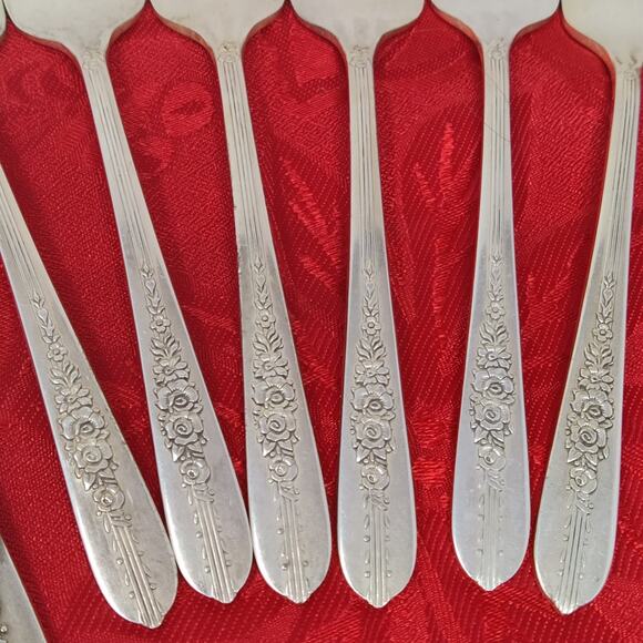 11X Silver Plate Dinner Salad Forks Nobility Plate Royal Rose Oneida - Picture 6 of 16